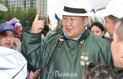 Аса аварга 9911....дугаараа зарна гэв